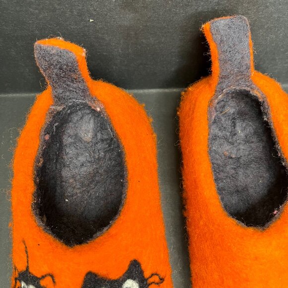 Handmade Wool Cat Slippers Size 6.5 Orange Black Spiderweb Halloween Spooky Goth - Picture 5 of 9